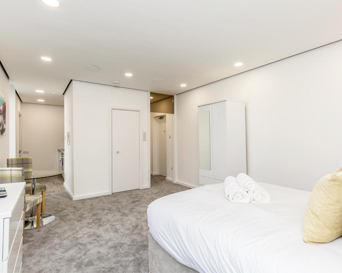 Refurbished Studio Next To The Royal Mile Apartment Edinburgh Bagian luar foto